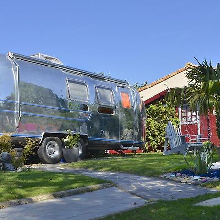 Caravane Airstream Americaine 1976 Bed & Breakfast Les Sorinières Екстериор снимка