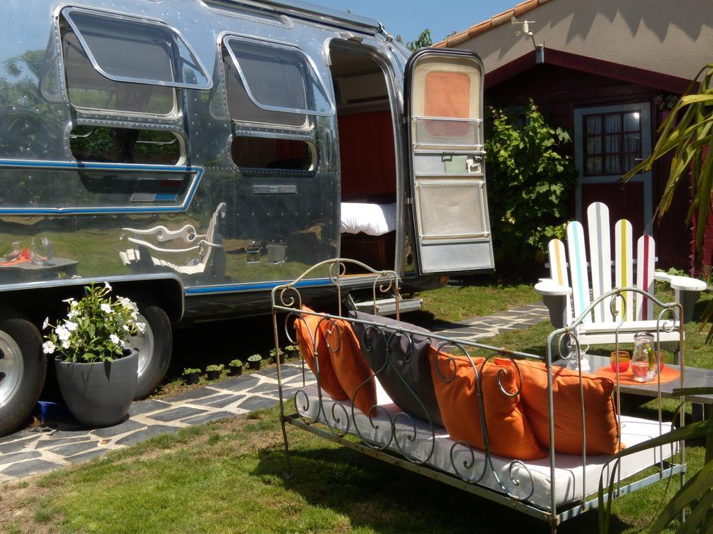 Caravane Airstream Americaine 1976 Bed & Breakfast Les Sorinières Екстериор снимка